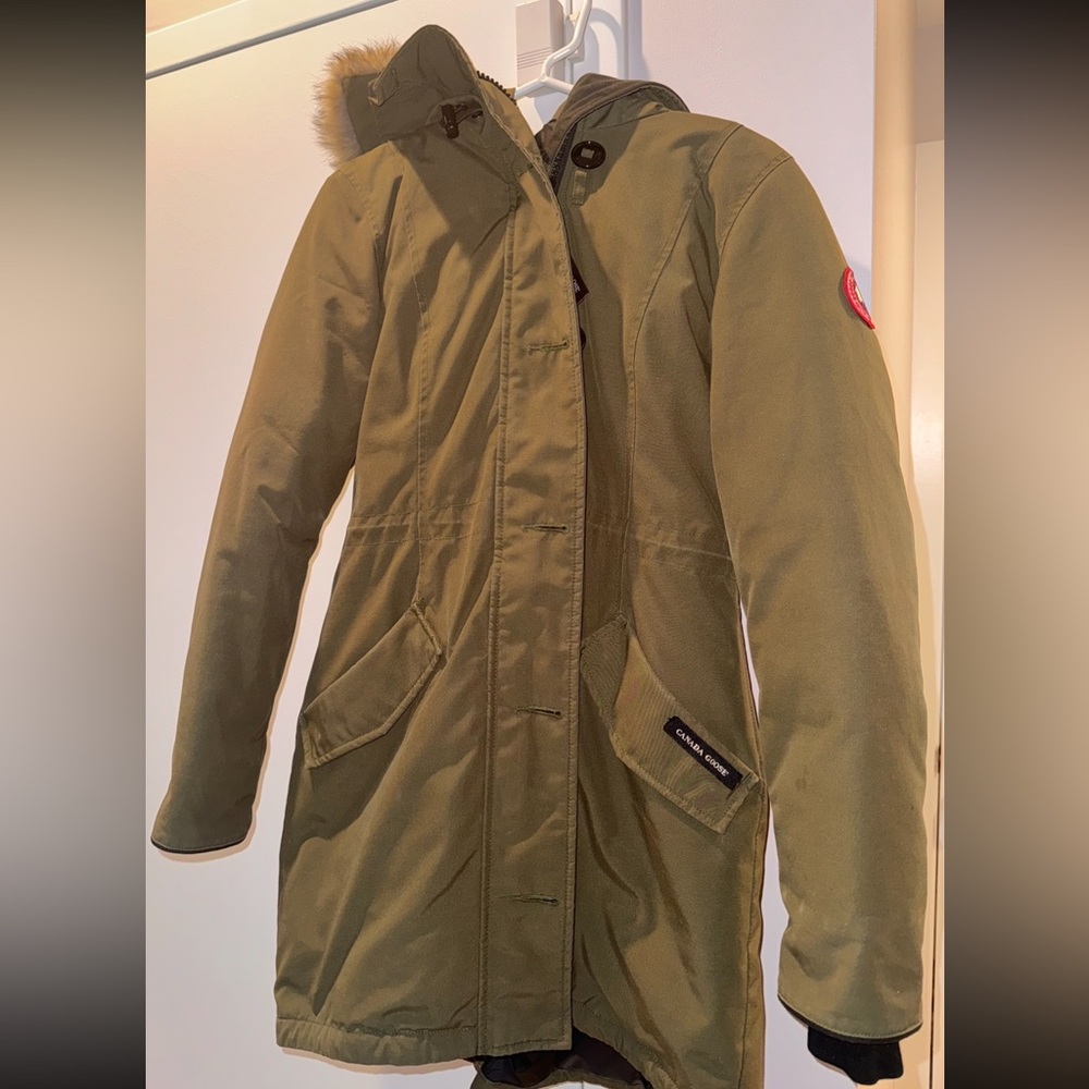 Women’s Canada Goose Parka - olive green